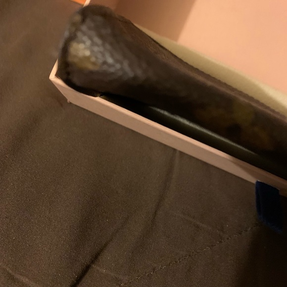 **SOLD** Louis Vuitton Monogram Toiletry Pouch - Picture 8 of 12